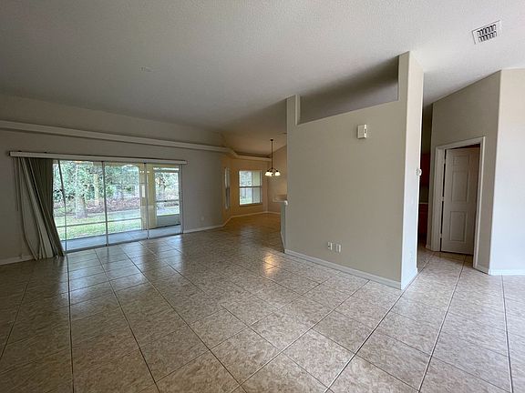 3rd image of 1089 SW Haleyberry Ave