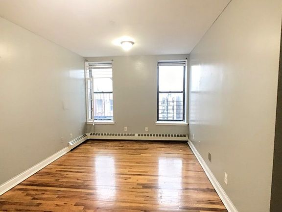 4th image of 226 W 111th St APT 24