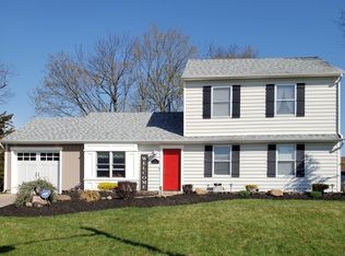 5 Surrey Ct, Marlton, NJ 08053