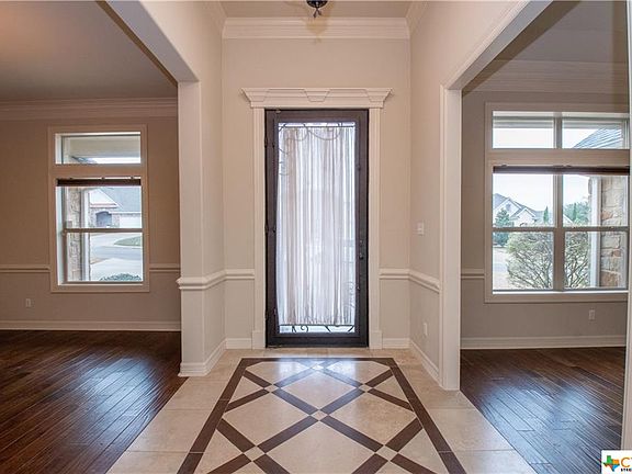 4th image of 2209 Deerfield Dr