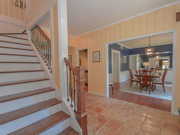 5th image of 1606 Lake Bluff Dr