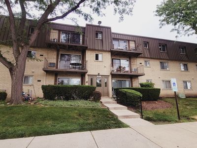 561 Fairway View Dr APT 2D, Wheeling, IL, 60090
