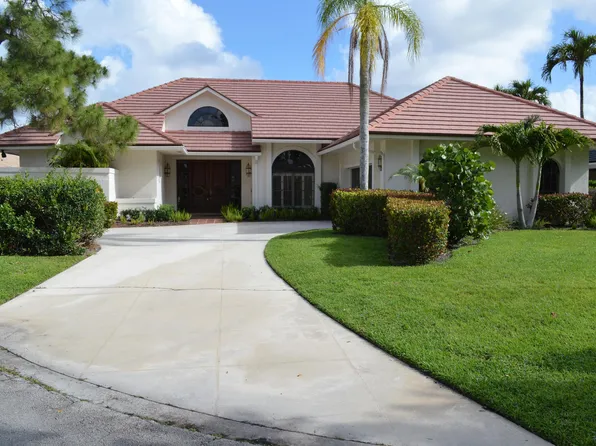 4 Lochwick Road, Palm Beach Gardens, FL 33418