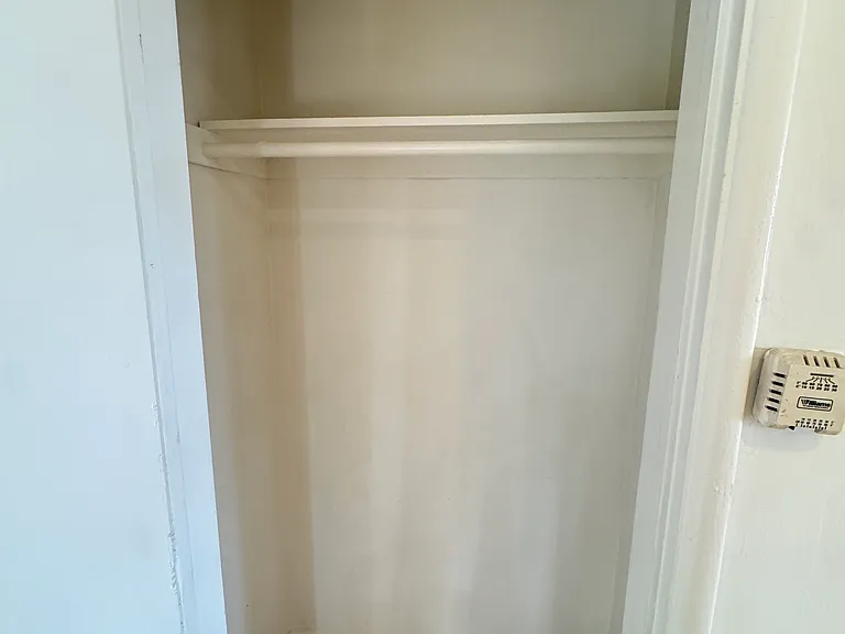 4730 Franklin Ave #9 — Photo 8