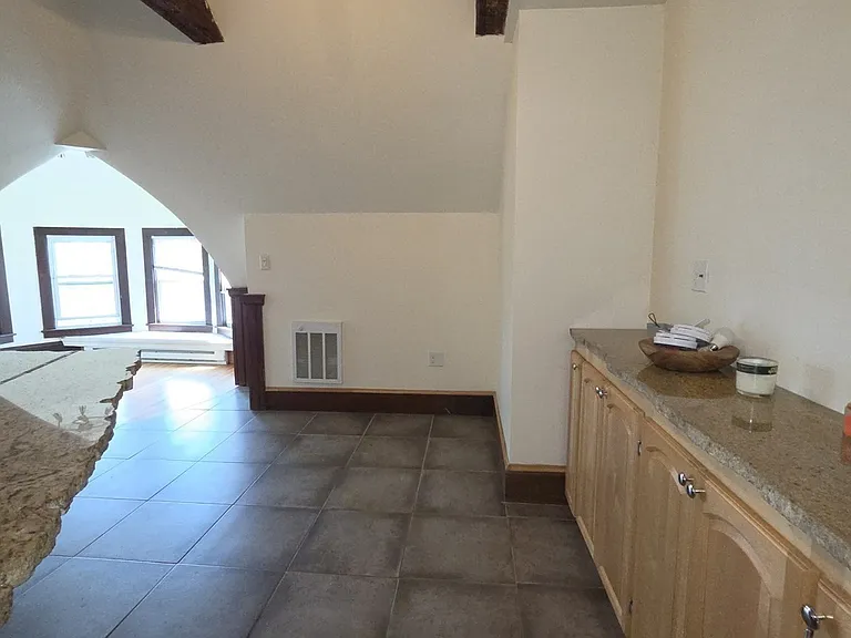 659 Southbridge St #3 — Photo 5