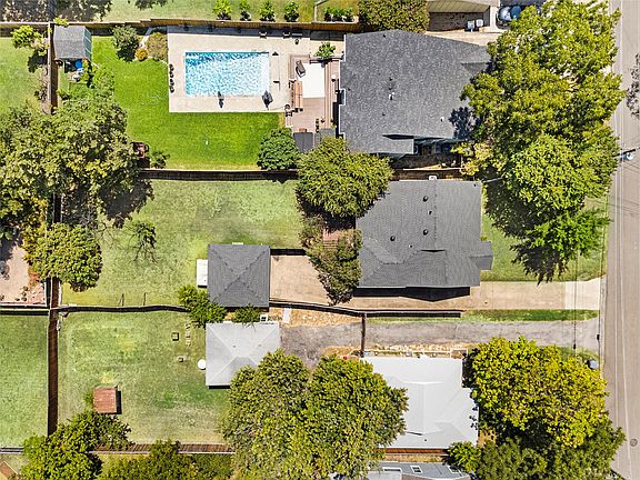 4th image of 10357 Country Club Dr
