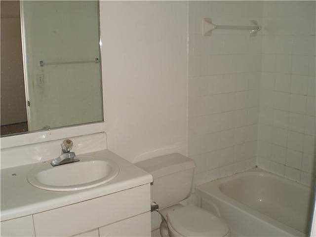 1st image of 960 Sorrento Dr