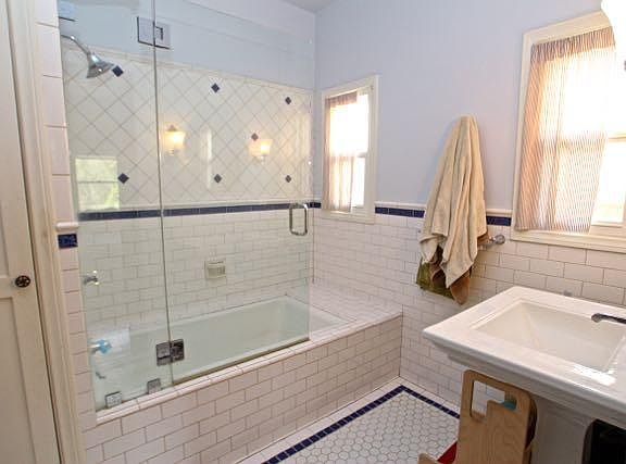3rd image of 1908 N Berendo St