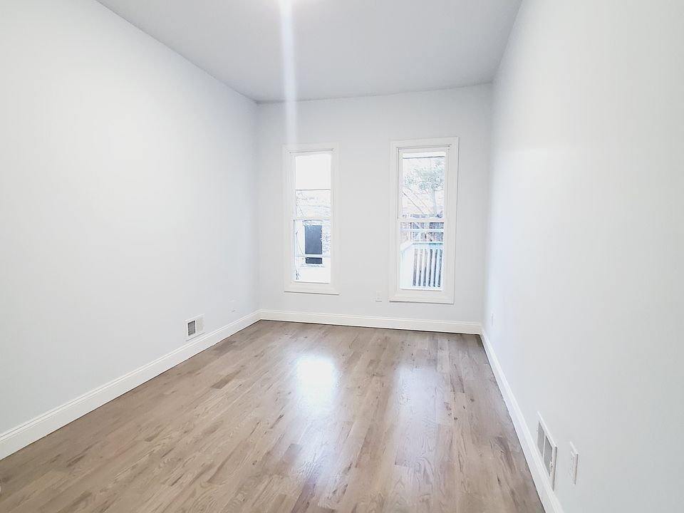 2nd image of 480 Bergen Ave #1