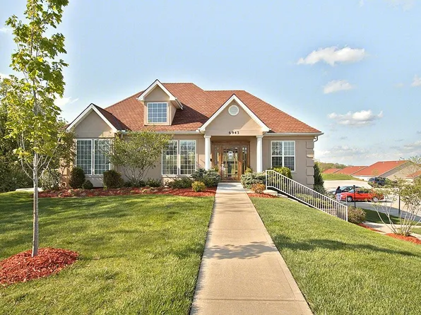 Falcon Falls, 6943 N Bedford Ave, Kansas City, MO 64151