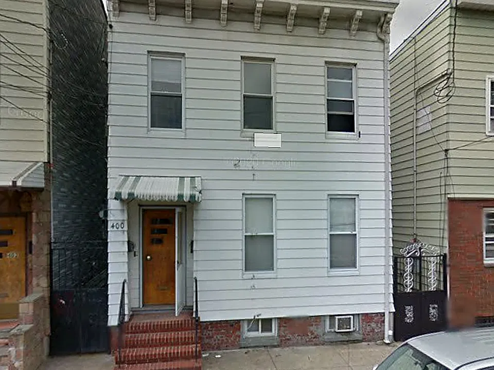 400 Walnut St #1
