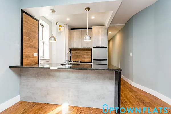 Rented by Uptown Flats LLC | media 23