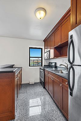 4th image of 25-10 31st Ave #6L