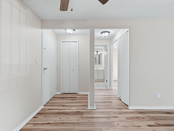 5th image of 2927 Westbrook Dr APT B203