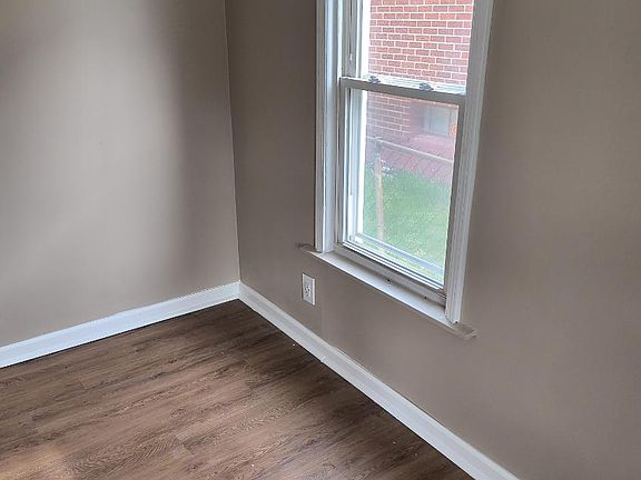 4th image of 25334 Pinehurst St #1