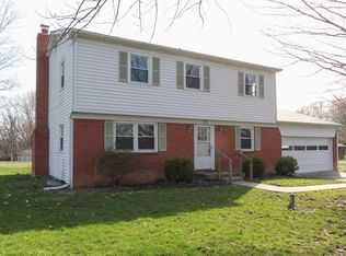 1097 Stanley Dr, Zionsville, IN 46077