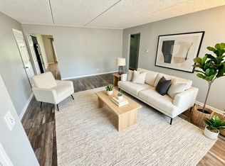 1338 S Lorraine Rd APT A, Wheaton, IL 60189