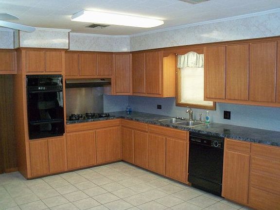 3rd image of 312 Wildwood Dr