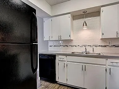 1906 Hearthstone Dr #4 — Photo 9