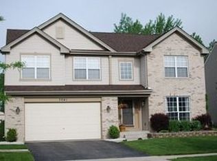 7041 Westwood Dr, Carpentersville, IL 60110