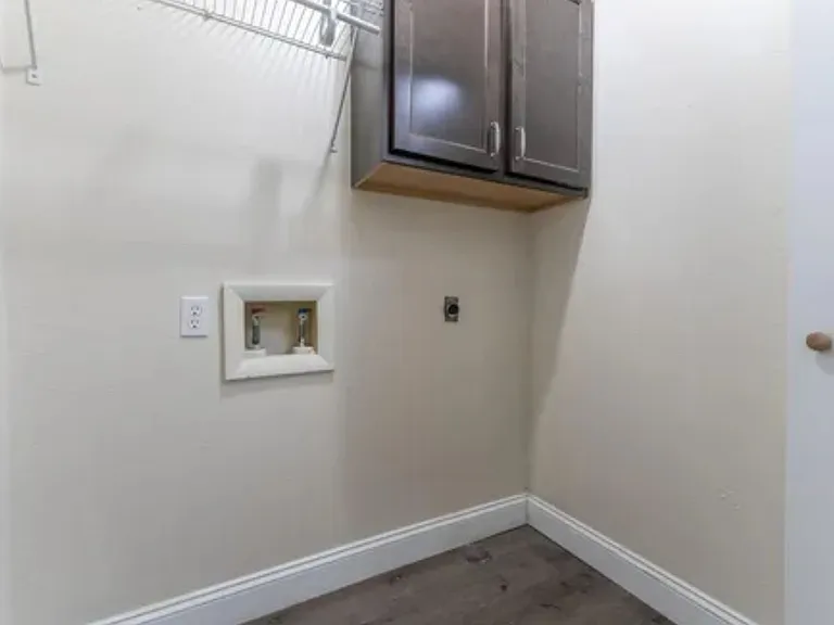 312 E Redwood St — Photo 10