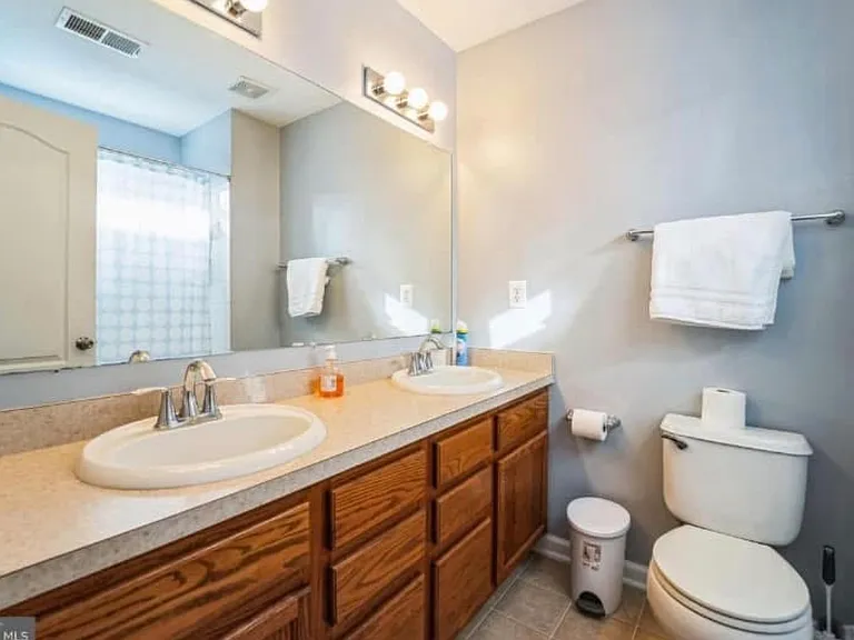 1131 Coulbourn Cor #1131 — Photo 7