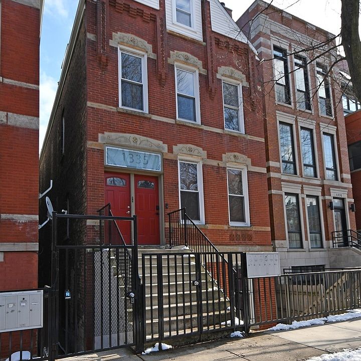 1st image of 1335 N Greenview Ave APT 1R