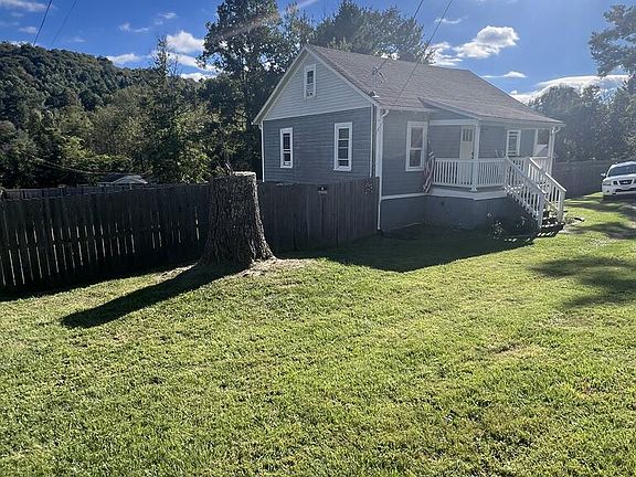 3rd image of 17 Old Quaker Rd