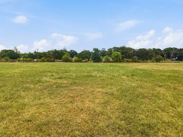 6 Flag Lake Rd, Kemp, TX 75143