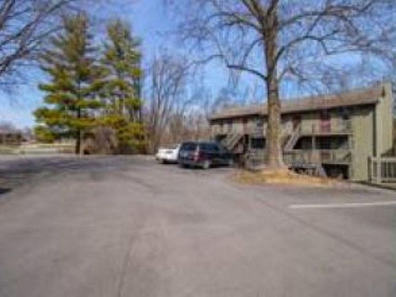 5th image of 9145 S Pointe Retreat Dr