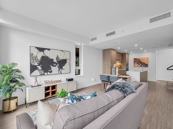 5th image of 6398 Silver Ave #Townhouse 1