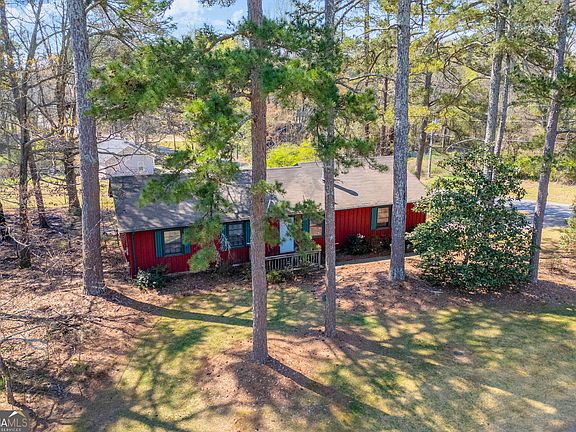 2nd image of 185 Live Oak Pl