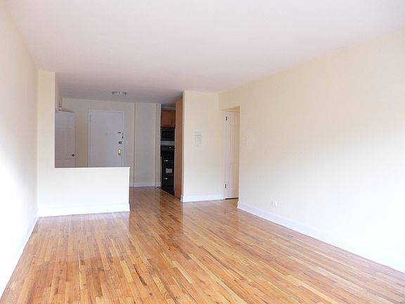 3rd image of 465 E 7th St APT 2F