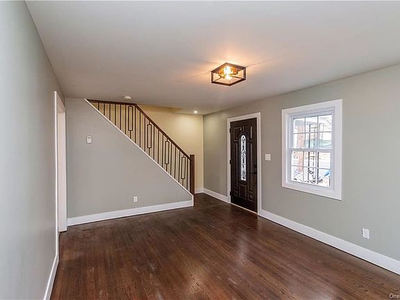 4th image of 174 Rockwell Ave