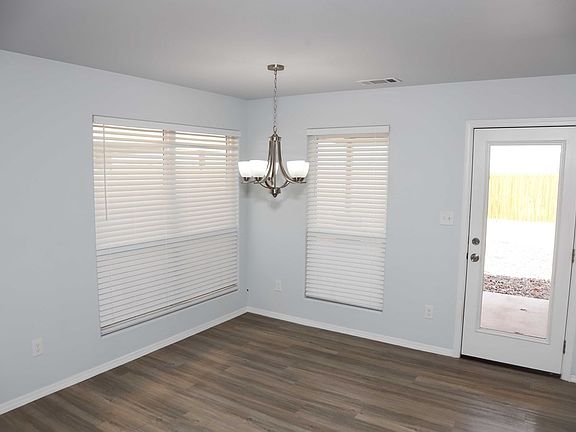 5th image of 1649 Wrigley Dr