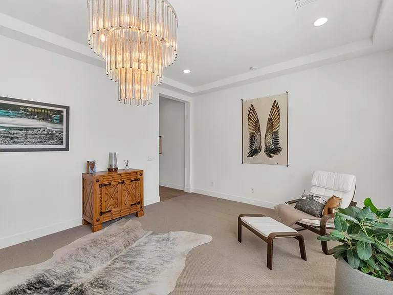 2041 E Fallen Leaf Ln — Photo 13
