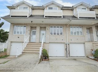 18 Navigator Ct, Staten Island, NY 10309