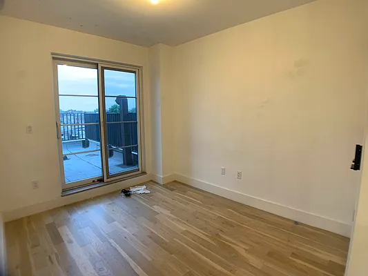Rented by Tapiro Realty | media 14