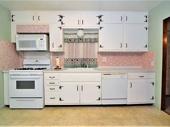 5th image of 4501 Taylor Ave