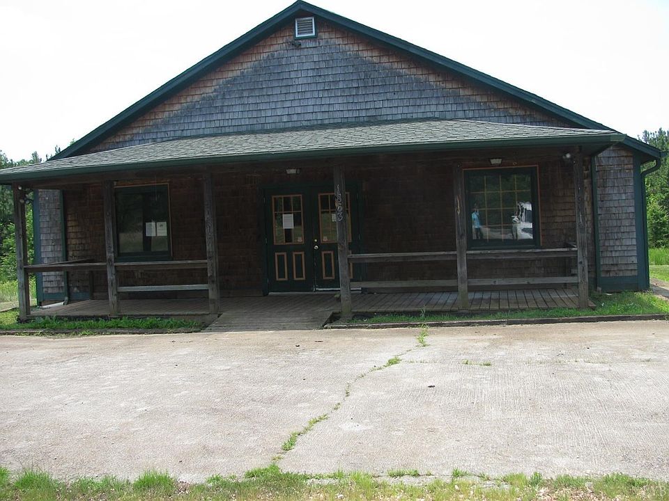 1st image of 1863 Mount Airy Rd