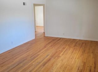 8324 Boone Blvd, Kansas City, MO 64114