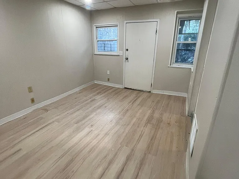 485 Lakeside Ave #2R — Photo 5