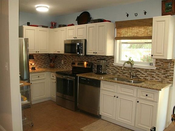 3rd image of 4440 Neptune Dr SE