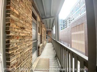 114 S Maple Ave APT A3, Oak Park, IL 60302