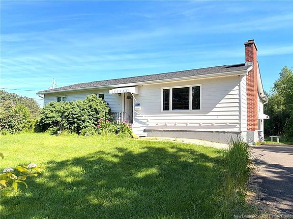 2nd image of 272 Waterville Rd