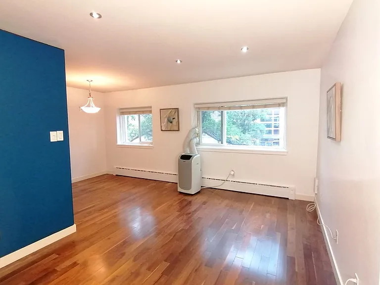565 Corydon Ave #203 — Photo 4