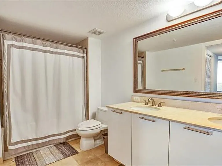 1800 N Bayshore Dr #1610 — Photo 13