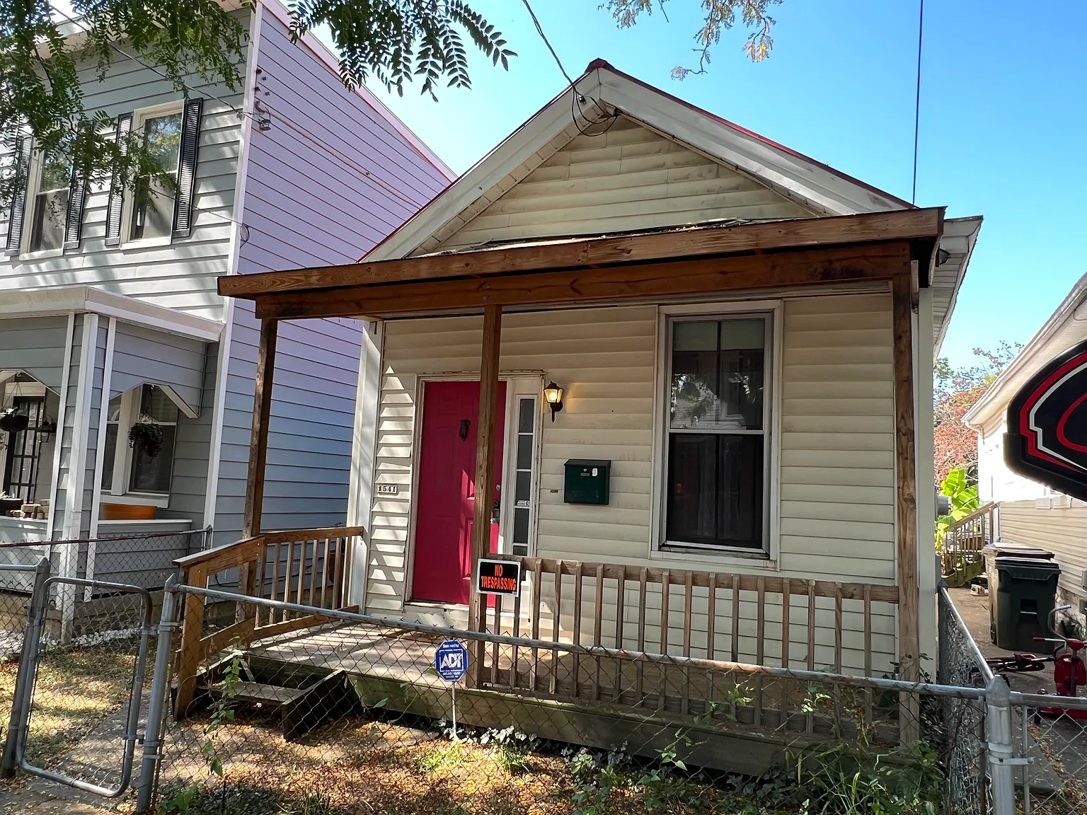 1541 Woodburn Ave photo 1