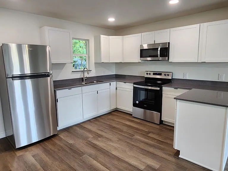 112 Linda Dr — Photo 1