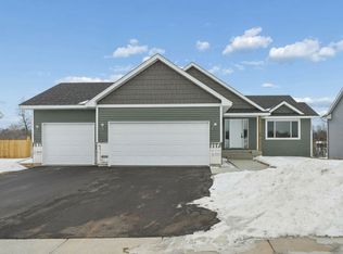 1175 Wisteria Ln, New Richmond, WI 54017